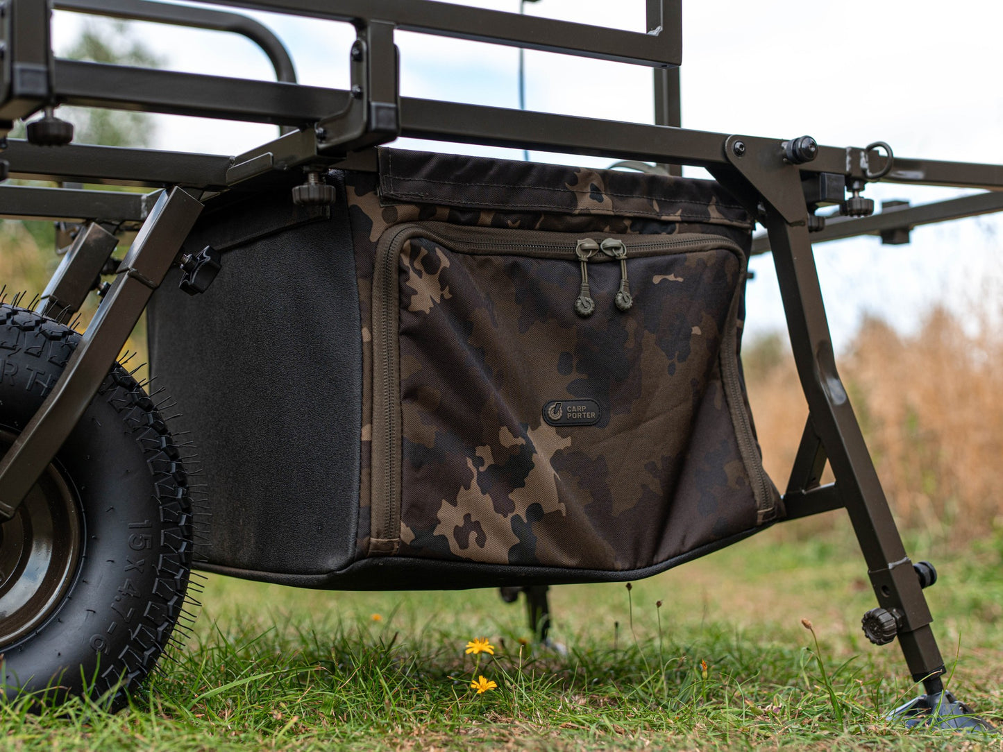 Standard Drop In Barrow Bag Dark Kamo